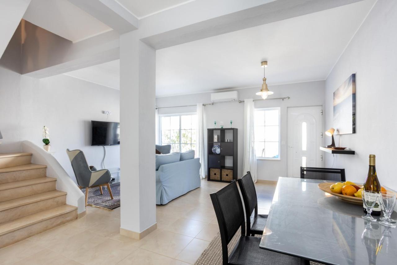 Newly Renovated 2 Bedroom Townhouse - Close To Salema Beach Eksteriør billede