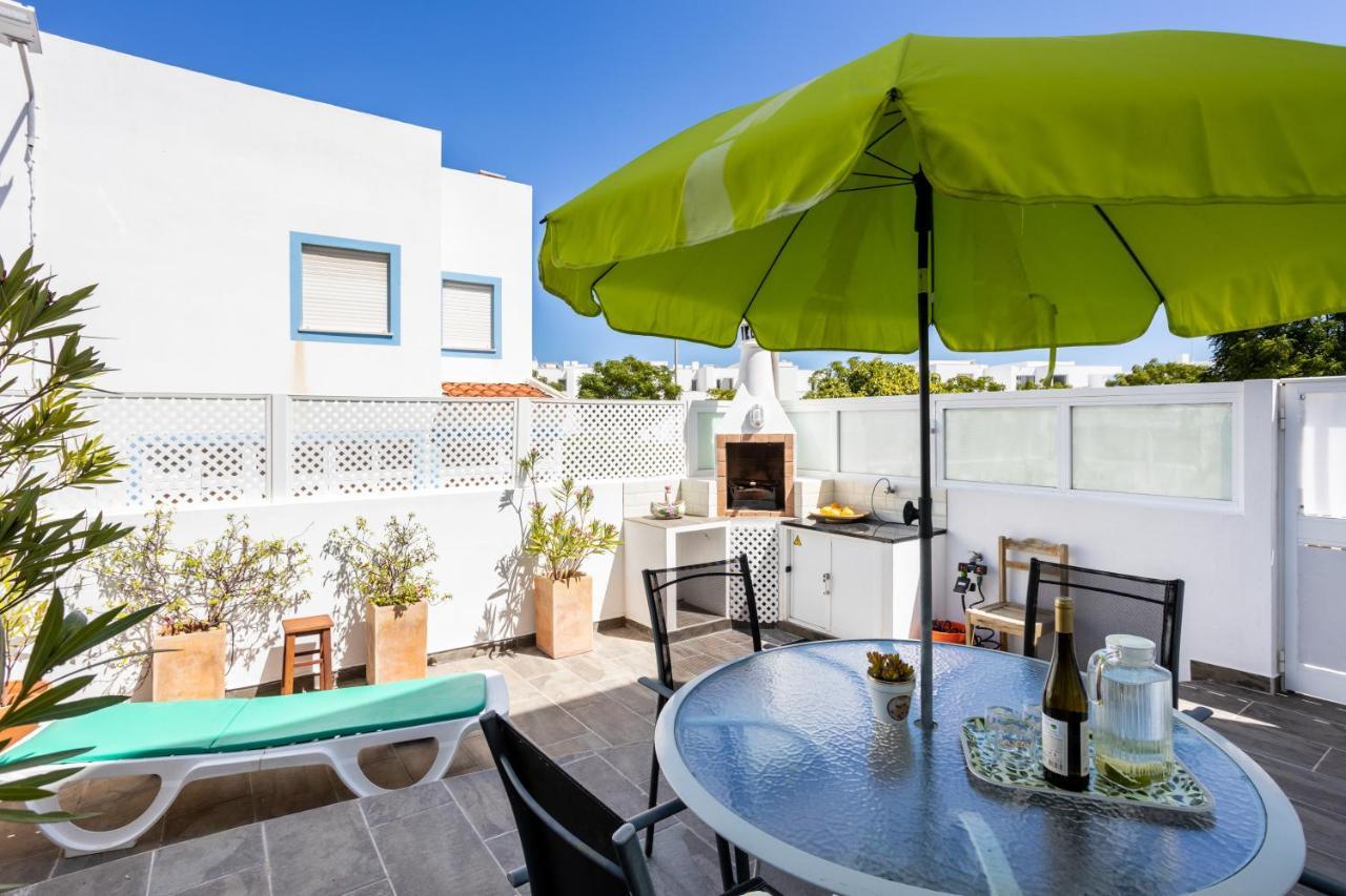 Newly Renovated 2 Bedroom Townhouse - Close To Salema Beach Eksteriør billede