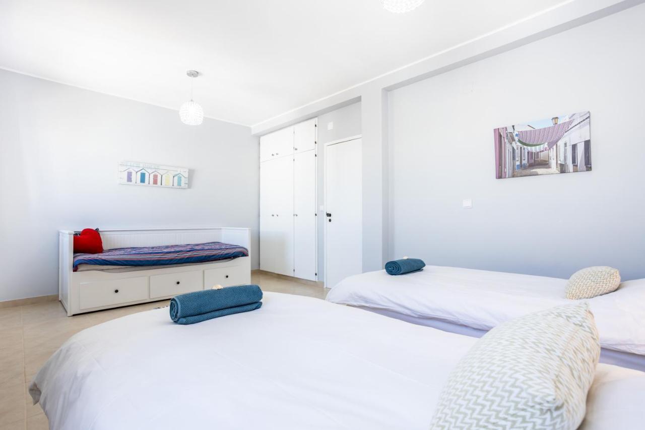 Newly Renovated 2 Bedroom Townhouse - Close To Salema Beach Eksteriør billede
